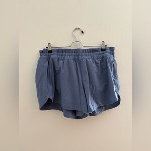 Lululemon Shorts Tracker Mid Rise
